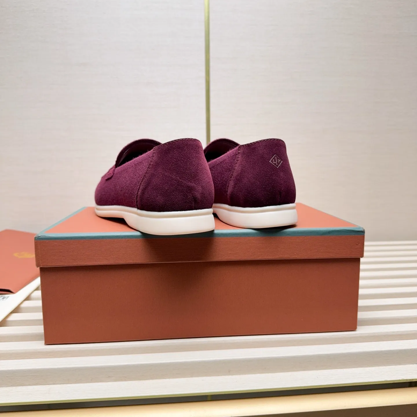 Men's Men's Shoes 💰400 Loro PIana moccasins are made of wish wool fabric. The upper is made of knitted fabric, made on a loom, and then attached to a rubber sole. The Rain System's water-repellent treatment enhances the shoe's functional design, while the suede details give the shoe a sense of elegance and sophistication. Made from Wish, fine wool from Australian and New Zealand Merino sheep